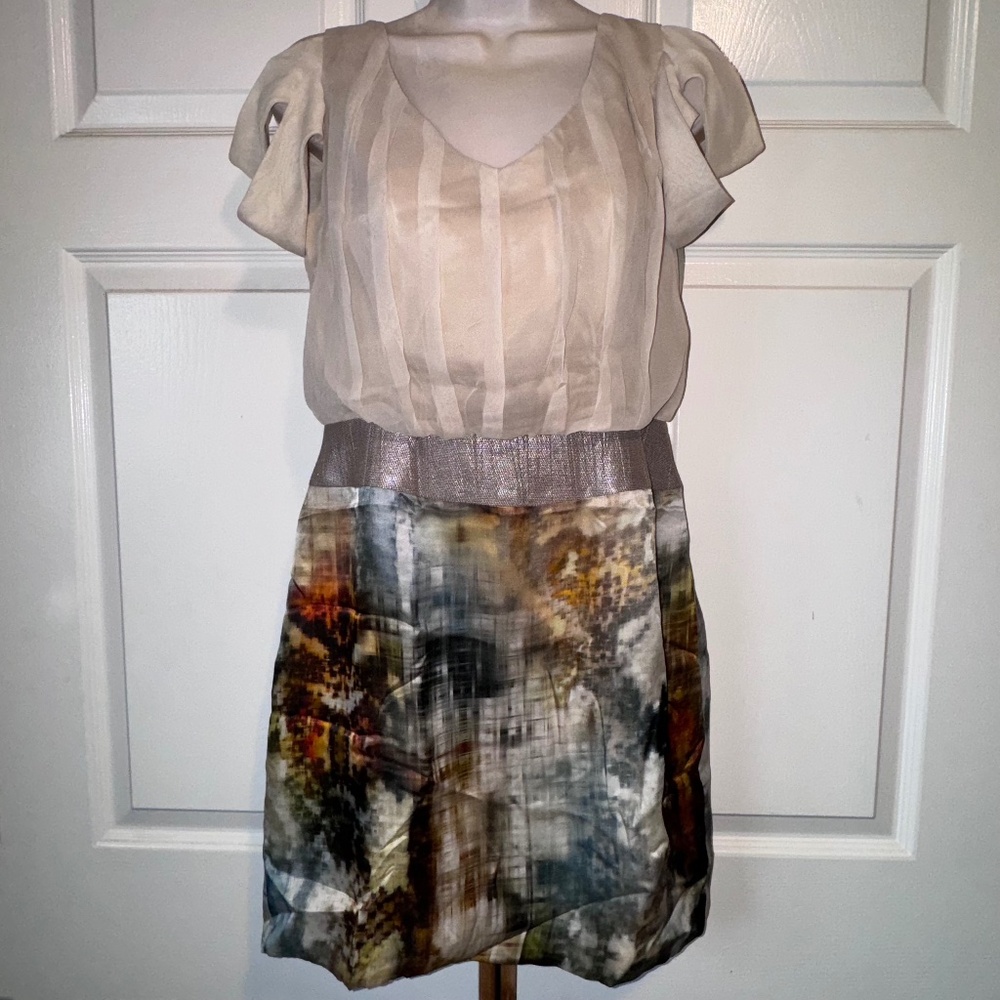 BLACK HALO FESTIVE DRESS SIZE 6 MADE IN LOS ANGELES 100% SILK